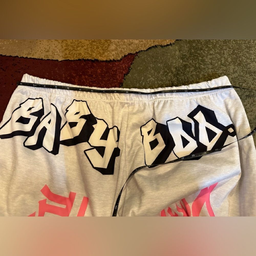 Y2K Printed joggers. Elastic at the ankle letter print with pockets. . Polyester - Picture 5 of 12